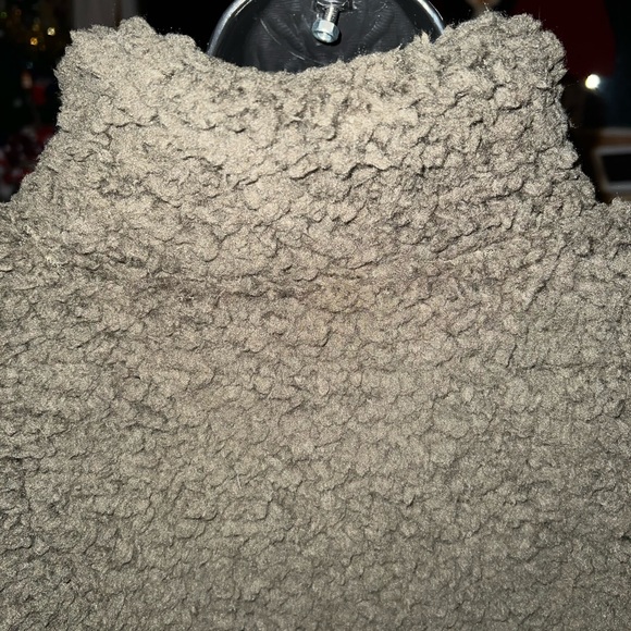 Alaskan Apparel Brand New Crop Sherpa - Picture 6 of 9